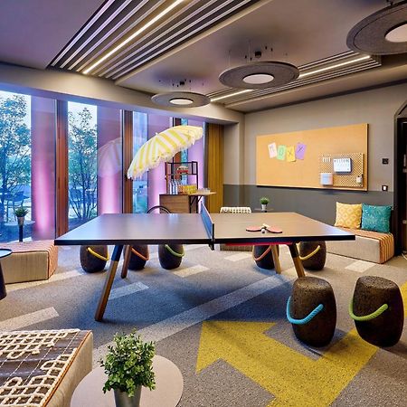 Moxy Luxembourg Airport Hotel Niederanven Екстериор снимка