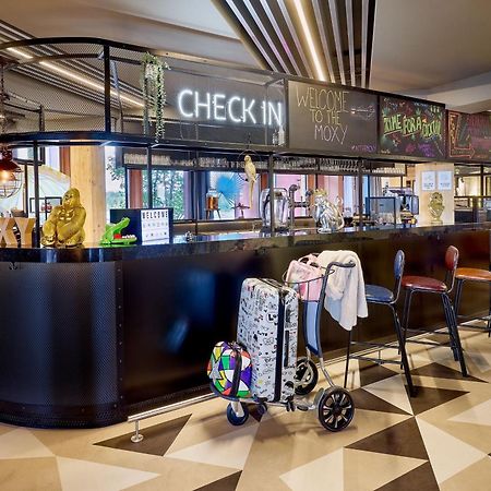 Moxy Luxembourg Airport Hotel Niederanven Екстериор снимка